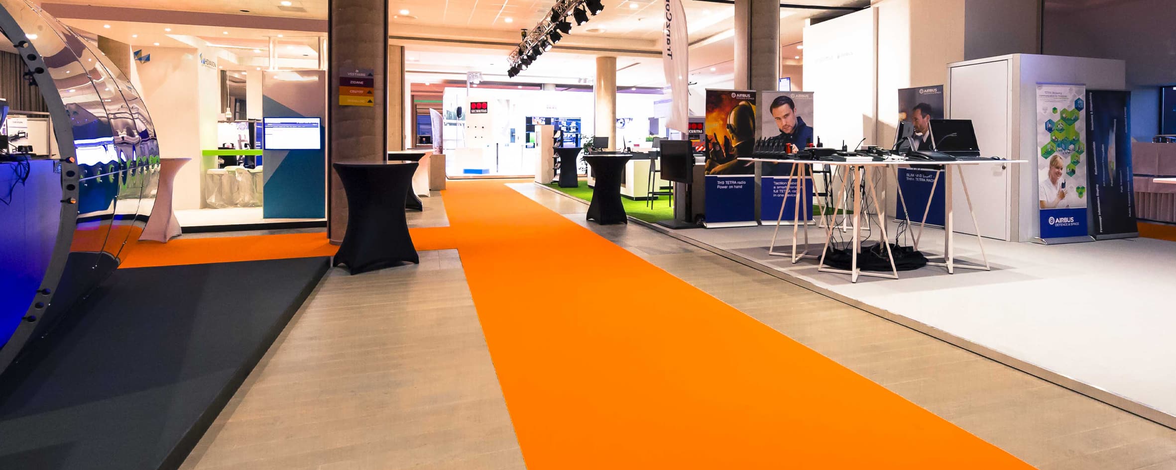 sommer-event-carpet-expoline-9347-mandarine-ambiance-2