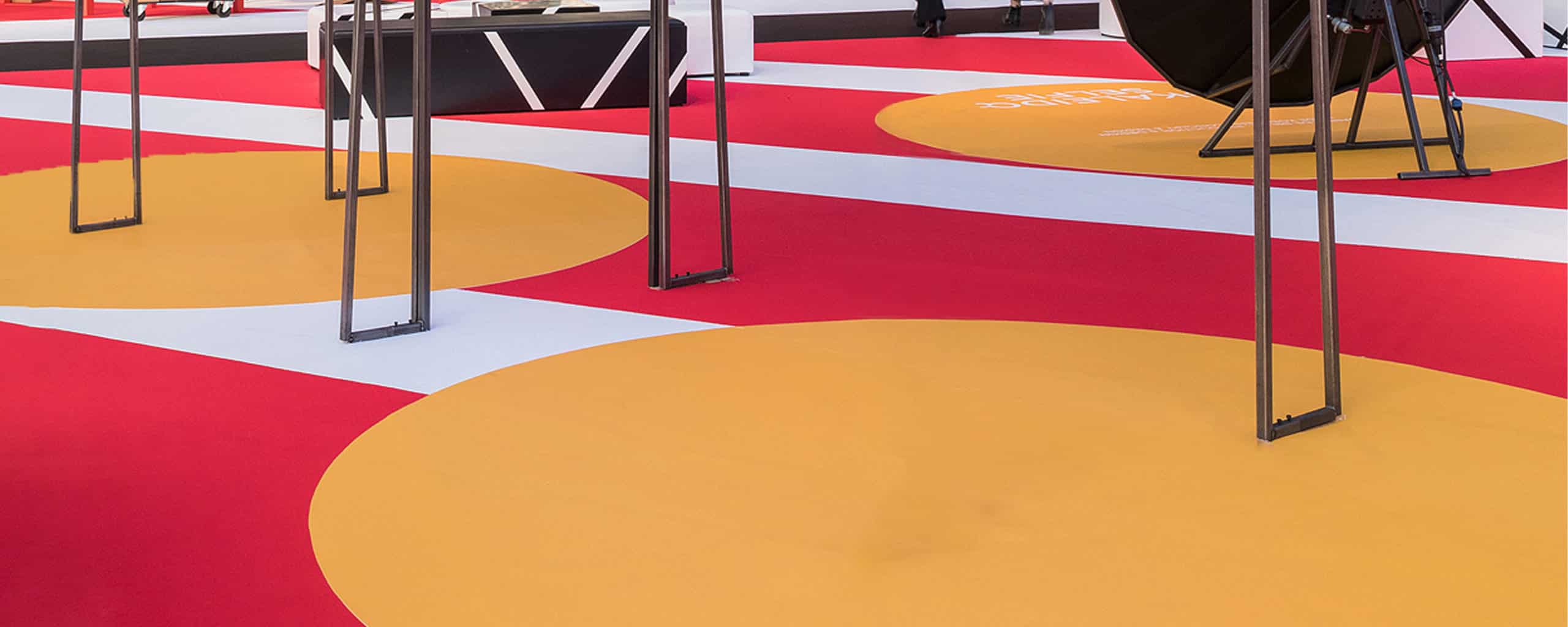 sommer-event-carpet-expostyle-expocolor-brick-red-gold-white
